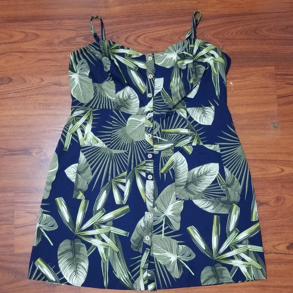 Plus leave print fux button down dress - Picture 3 of 3